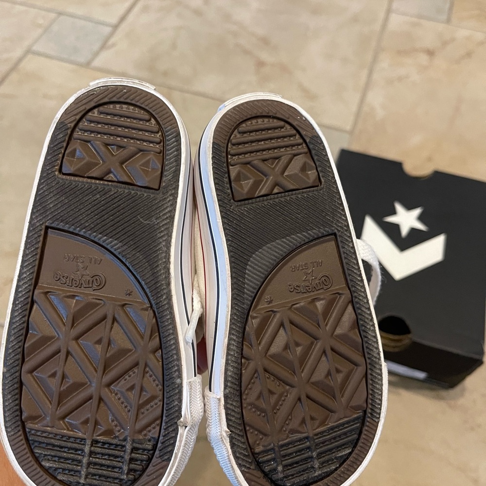 White Converse Size 6 infant/ toddler USED - Picture 3 of 3